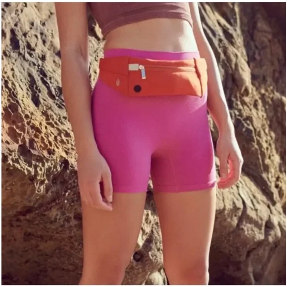 C26 Free People Movement Living Magenta Stretch Gym Rich Soul Ribbed Bikeshort